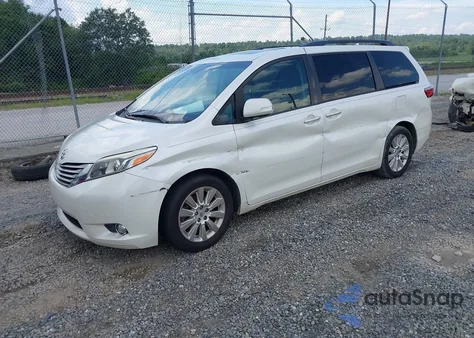 2016 Toyota Sienna Limited Premium 7 Passenger z USA, uszkodzony, nr VIN 5TDYK3DC0GS721350